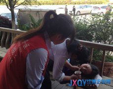 峡江服务区及时相助突然晕倒车主