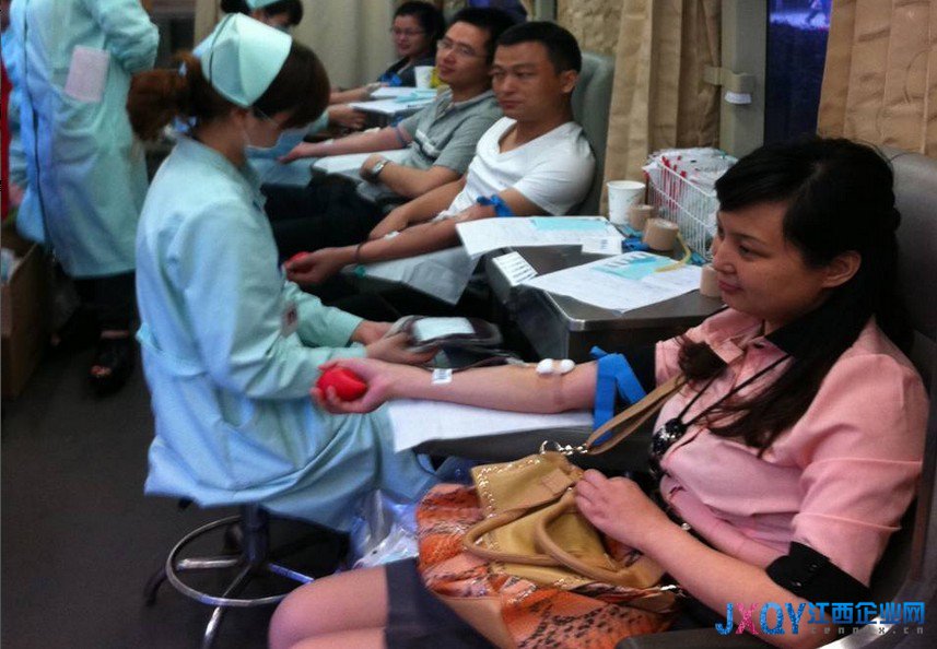 平安人寿九江中支内勤员工积极参加第二次&ldquo;纪念汶川地震爱心献血&rdquo;活动