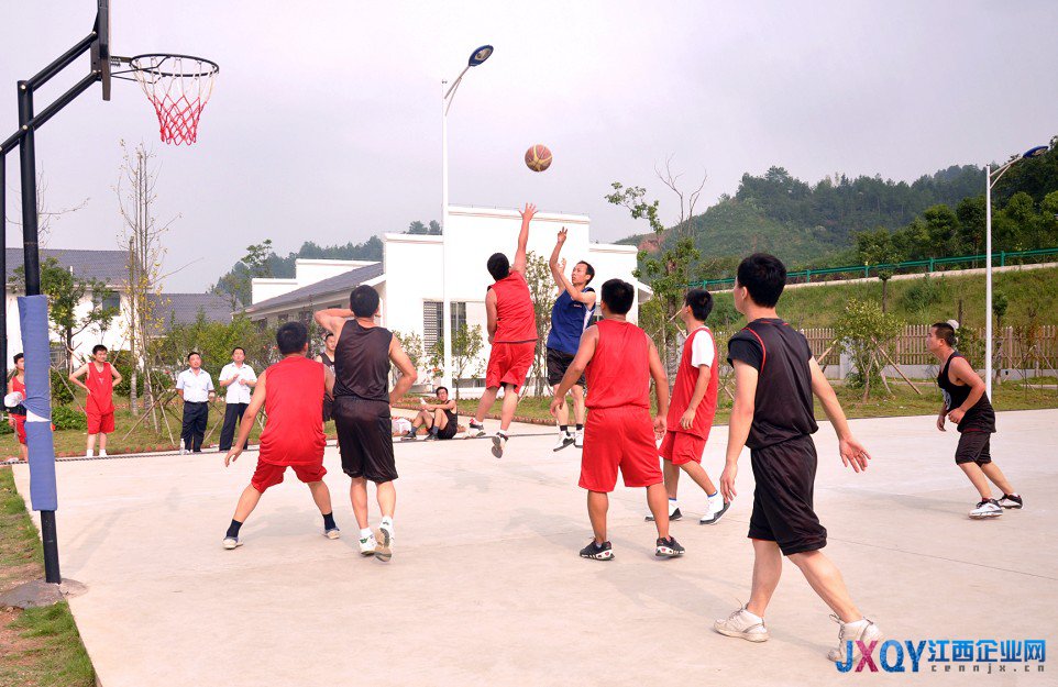 铜鼓所第一届员工趣味篮球赛落下帷幕