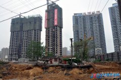 网曝南昌九颂山河楼盘开发商夜拆民房 居民身陷“孤岛”