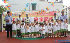 景德镇市公安局交警支队二大队开展&ldquo;六一&rdquo;主题宣传周活动