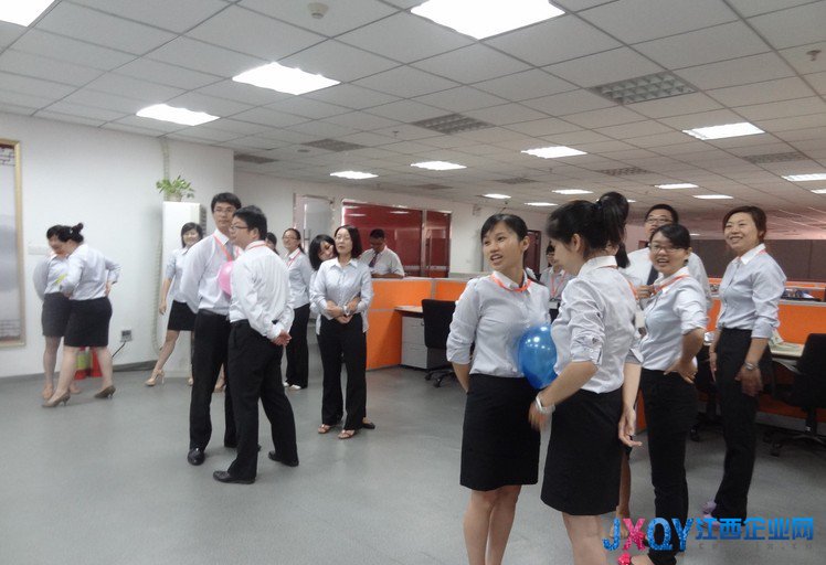 平安人寿赣州中支举办七夕特别晨会