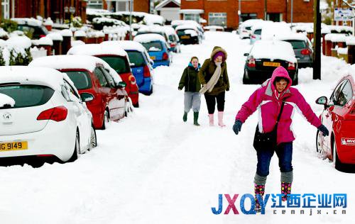 欧洲三月降罕见大雪 多国交通系统成重灾区(图)