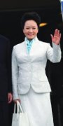习近平夫人出访6天参加多个公益活动 展亲民形象