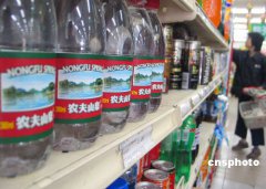 农夫山泉频陷“质量门” 网友：农夫山泉有点悬