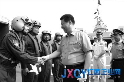 习近平视察海军驻三亚部队 要求强化打仗思想