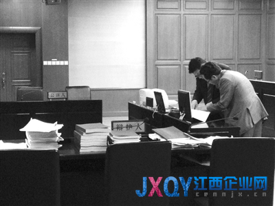 媒体称丁书苗涉嫌非法经营罪近日将在北京受审