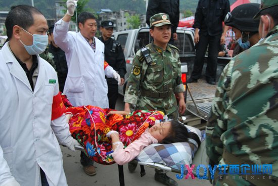 央视网记者震区纪实：牟云和他的医疗救护队