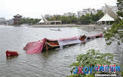 温州造价300万水上台阁沉没 温商称无力重建