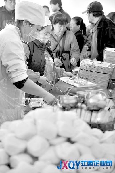 内蒙水库泄洪致万人受灾 部分民众未获撤离通知
