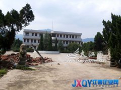 宜春靖安：还没签协议 厂房大门被拆了[图]