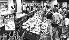 李嘉诚商业版图重心外移：和黄欲出售百佳