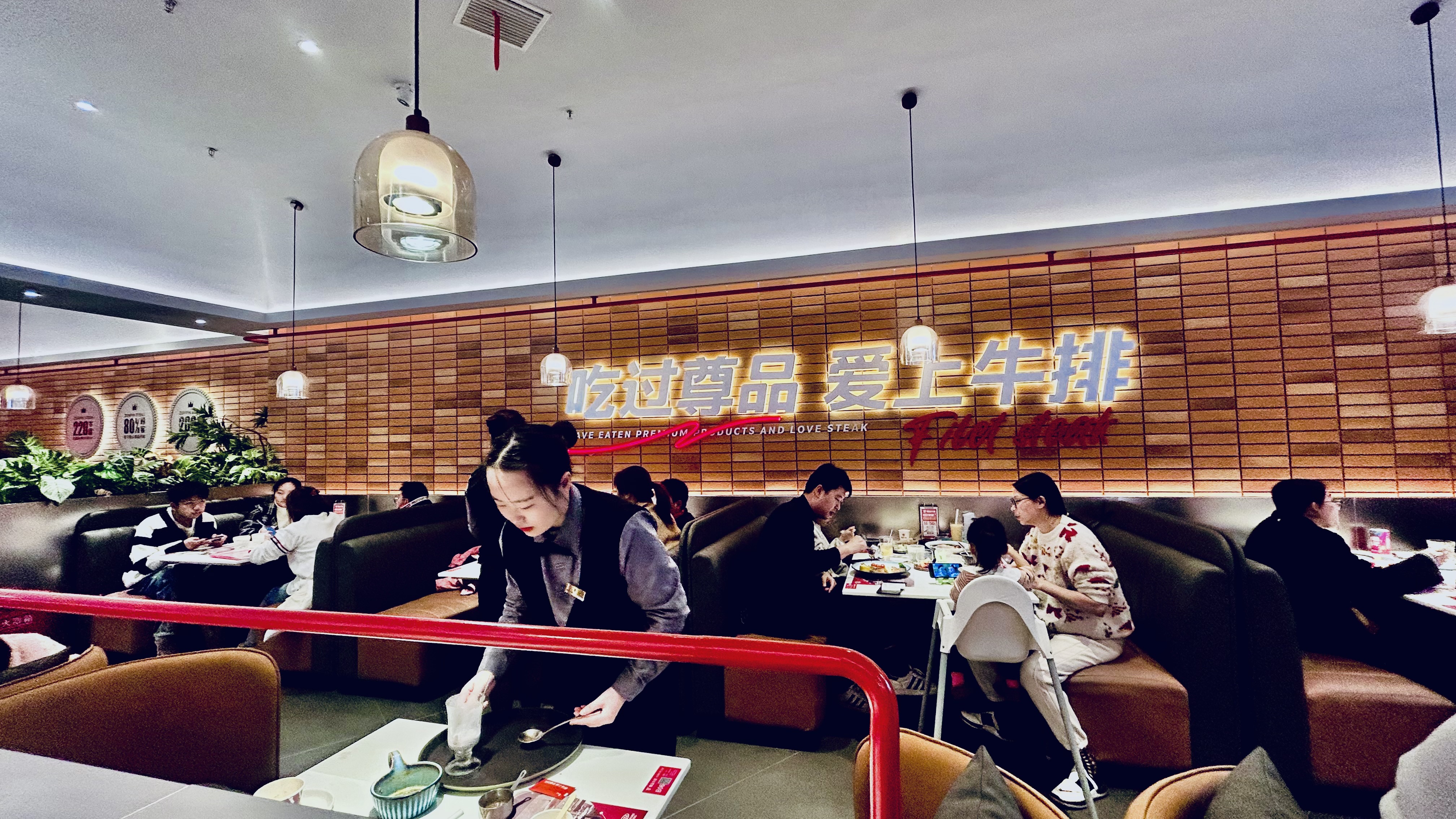 尊品牛排：品质与服务并驾齐驱，打造全国连锁知名品牌